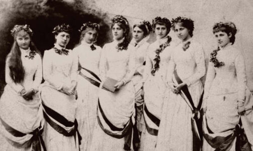 Ehrenjungfrauen Begruessen Kaiser (stadtarchiv Ruedesheim)