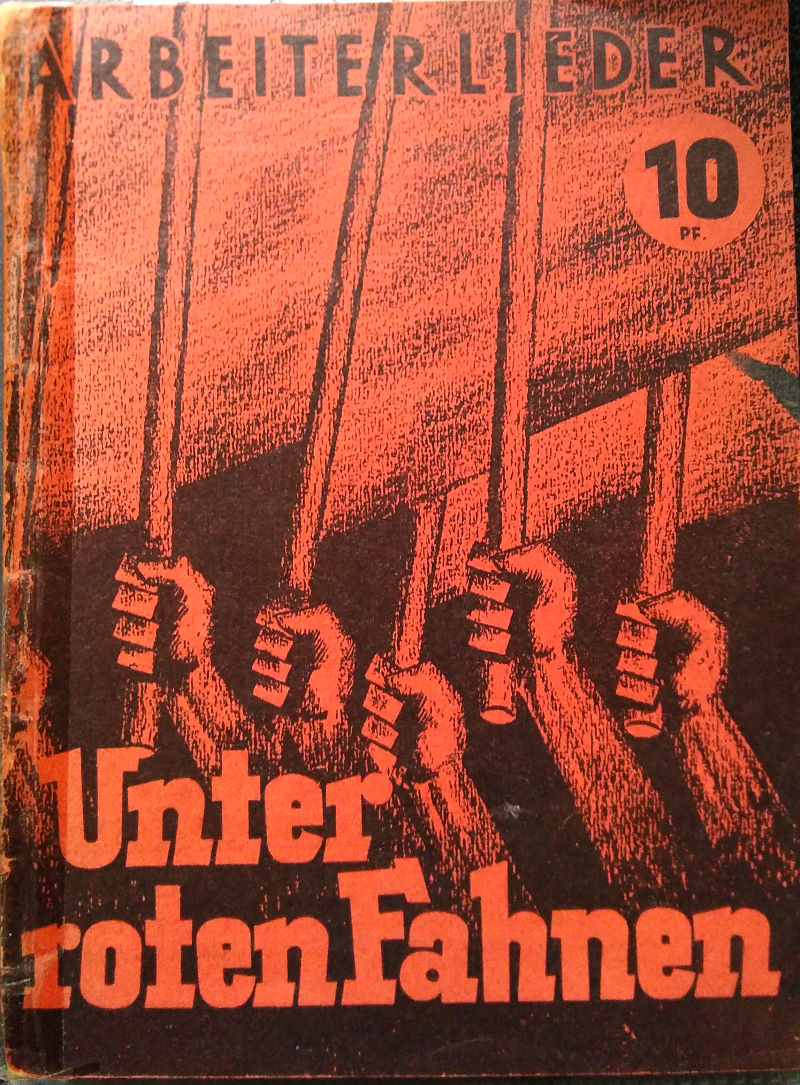 Unter roten Fahnen